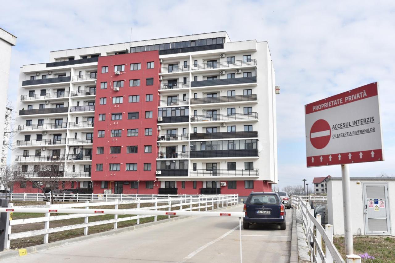 Mall Luxury Apartments Bacau Exterior photo